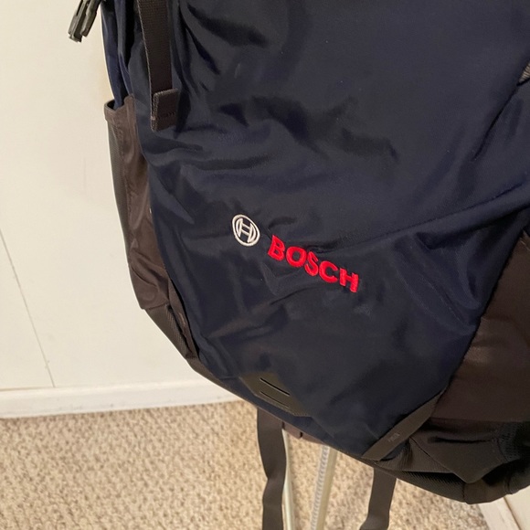 North face backpack - Picture 2 of 8